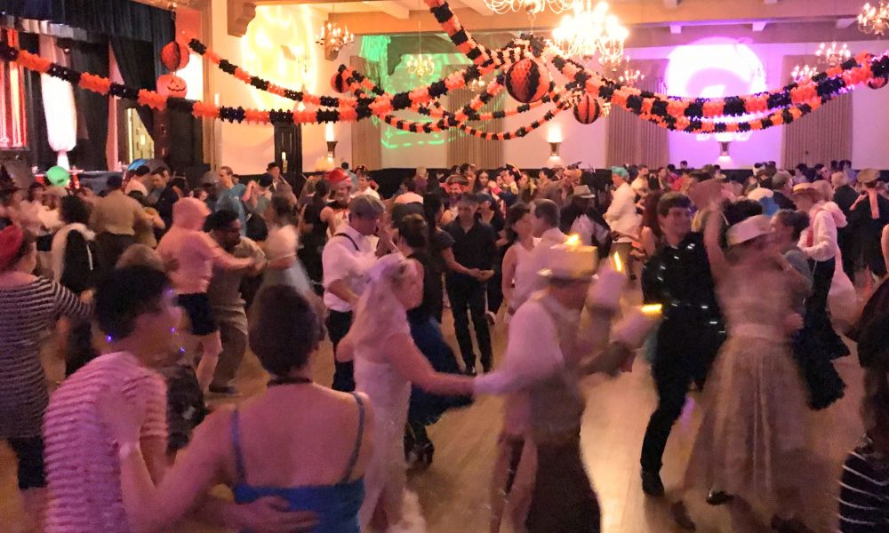 Swing dancing at LindyGroove in Pasadena