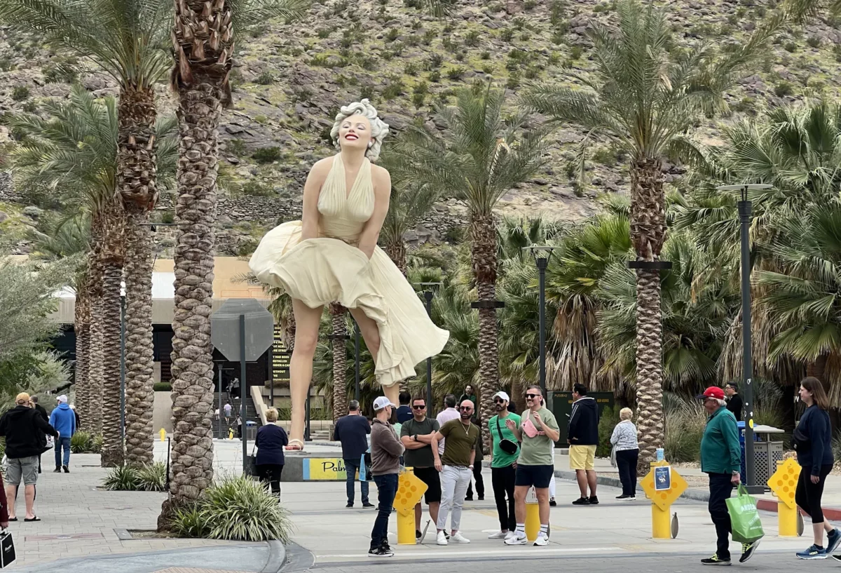 "Forever, Marilyn" with the Palm Springs Art Museum in the background